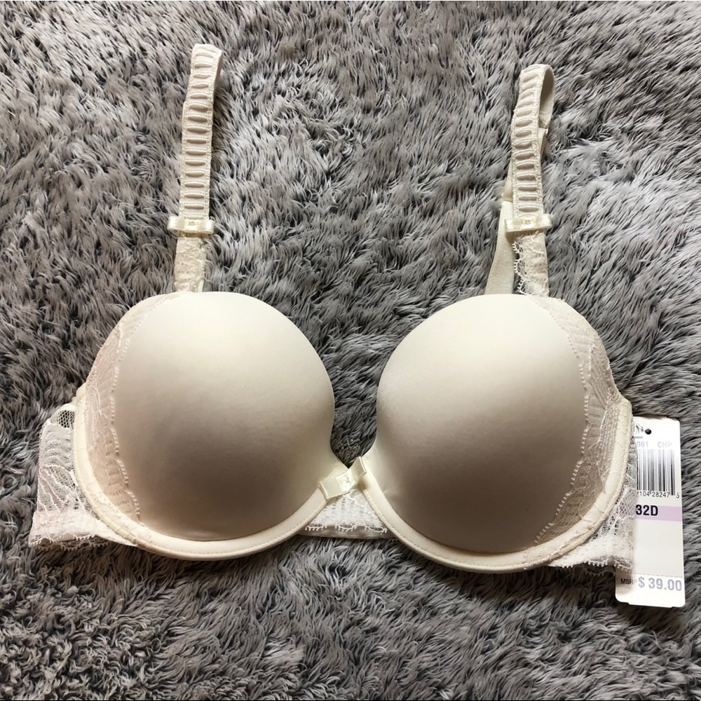 BRAND NEW WITH 🏷! Felina Size 32 D bra